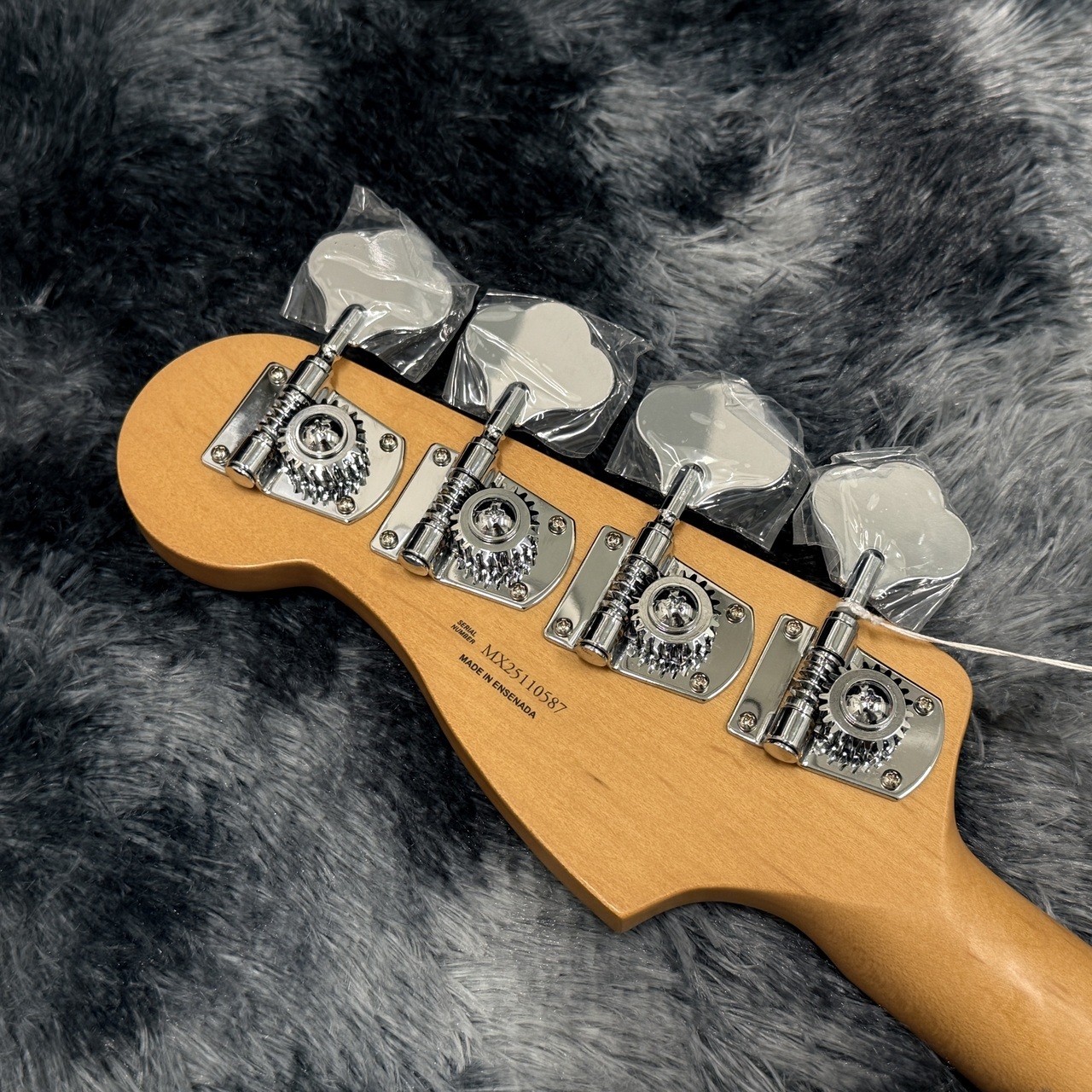 Fender Player II Precision Bass Polar White / Rosewood【春セール