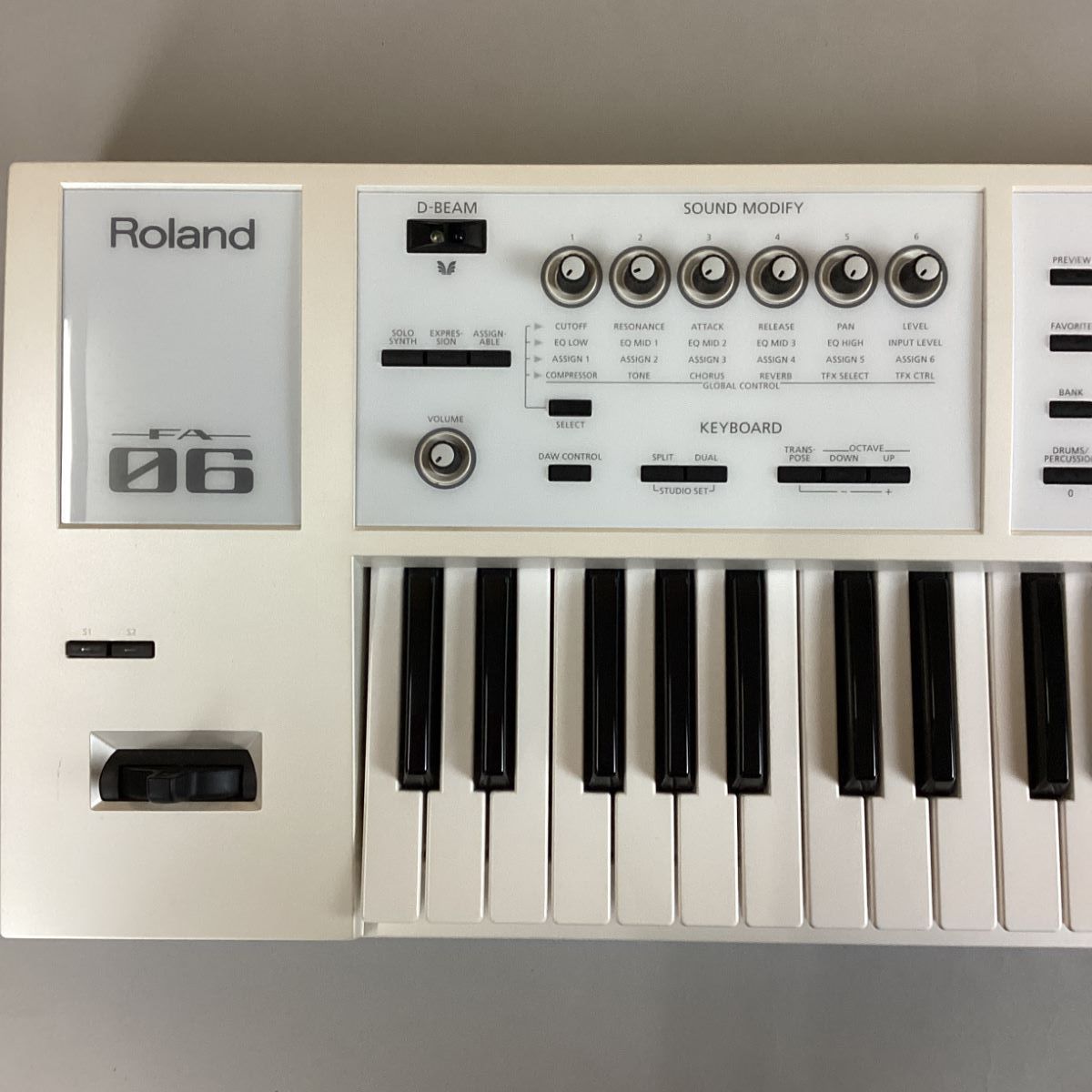 Roland シンセサイザー FA-06-SC 61鍵-