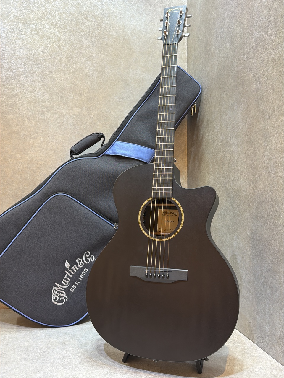 Martin 【試奏動画あり】GPC-X1E Black '25【精悍ブラックエレアコ