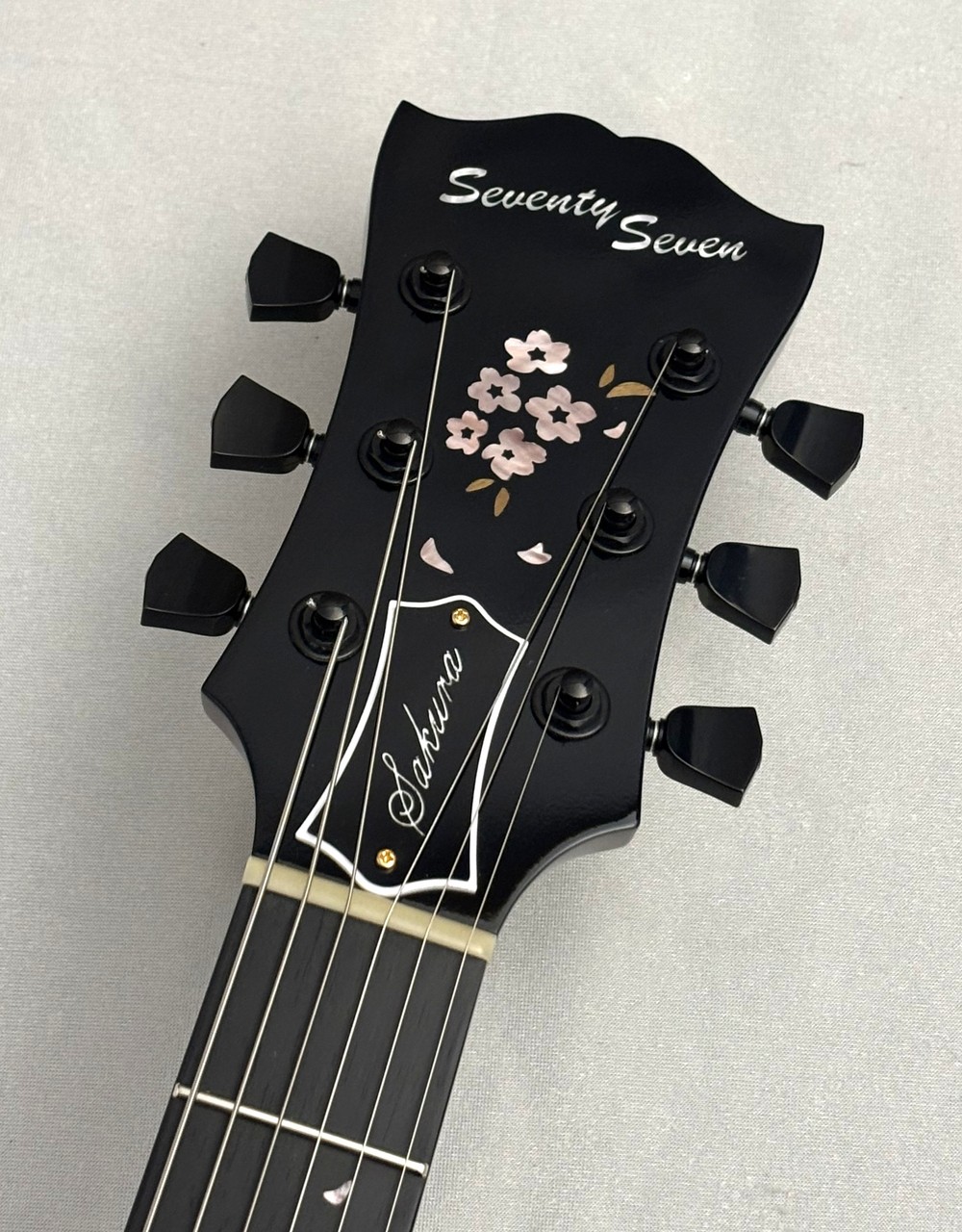 Seventy Seven Guitars ALBATROSS-SAKURA-PP SP'26/E ~Yozakura