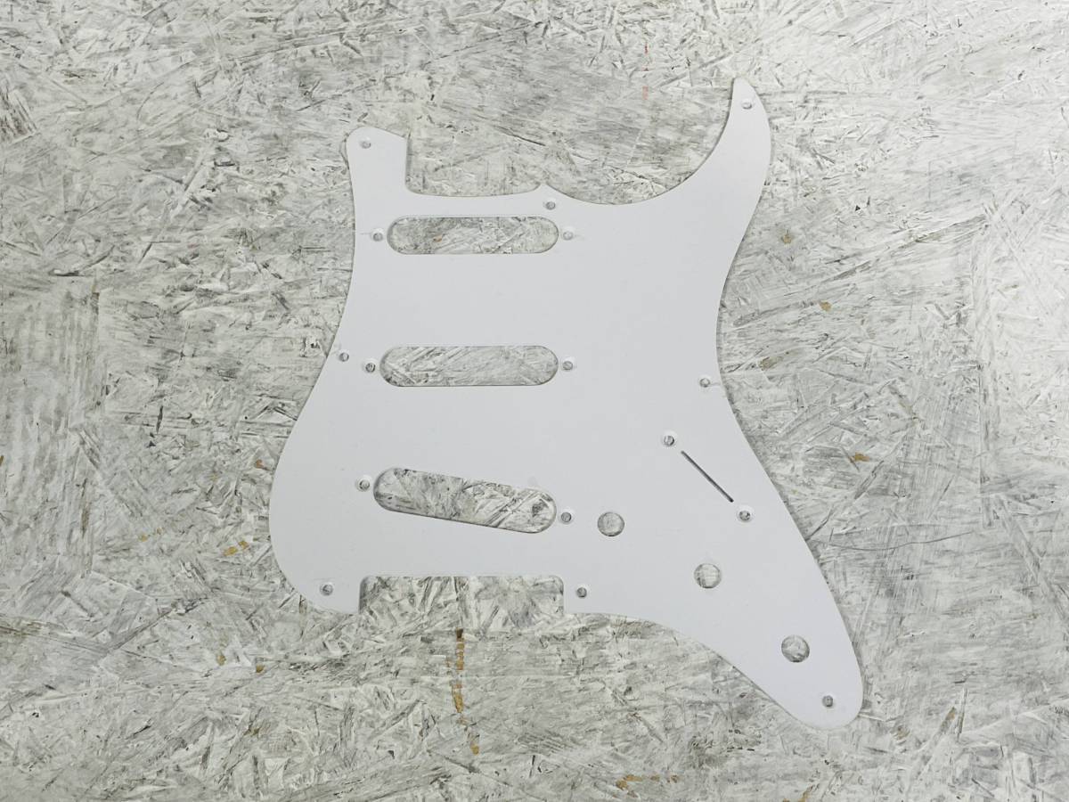 メーカー不明 ストラト用ピックガード 7/8サイズ（中古）【楽器検索