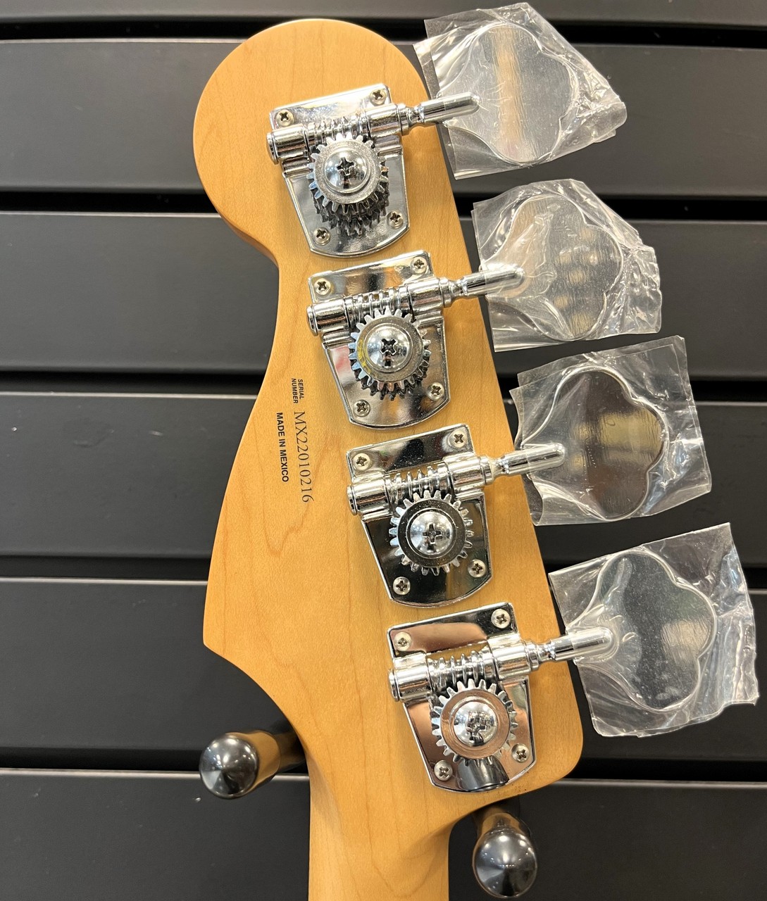 Fender Player Plus Meteora Bass / 3-Color Sunburst（新品/送料無料
