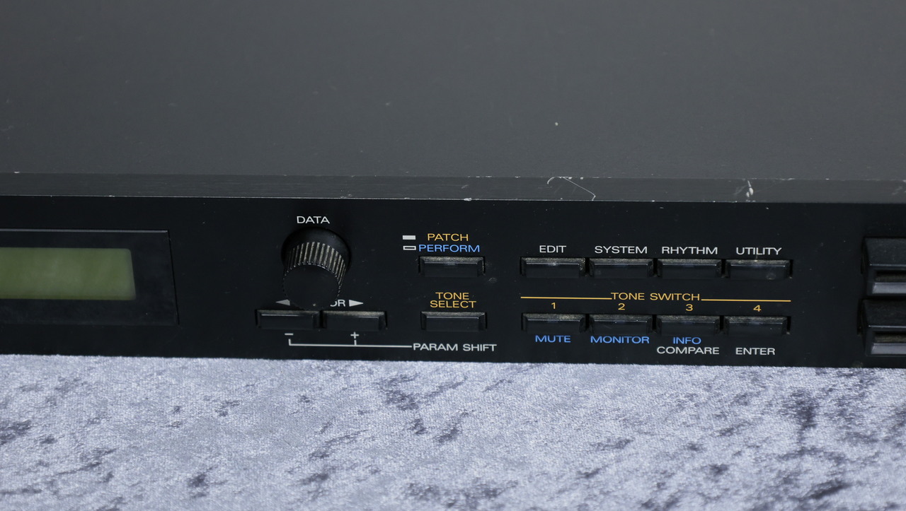 Roland JV-880【中古】（中古）【楽器検索デジマート】