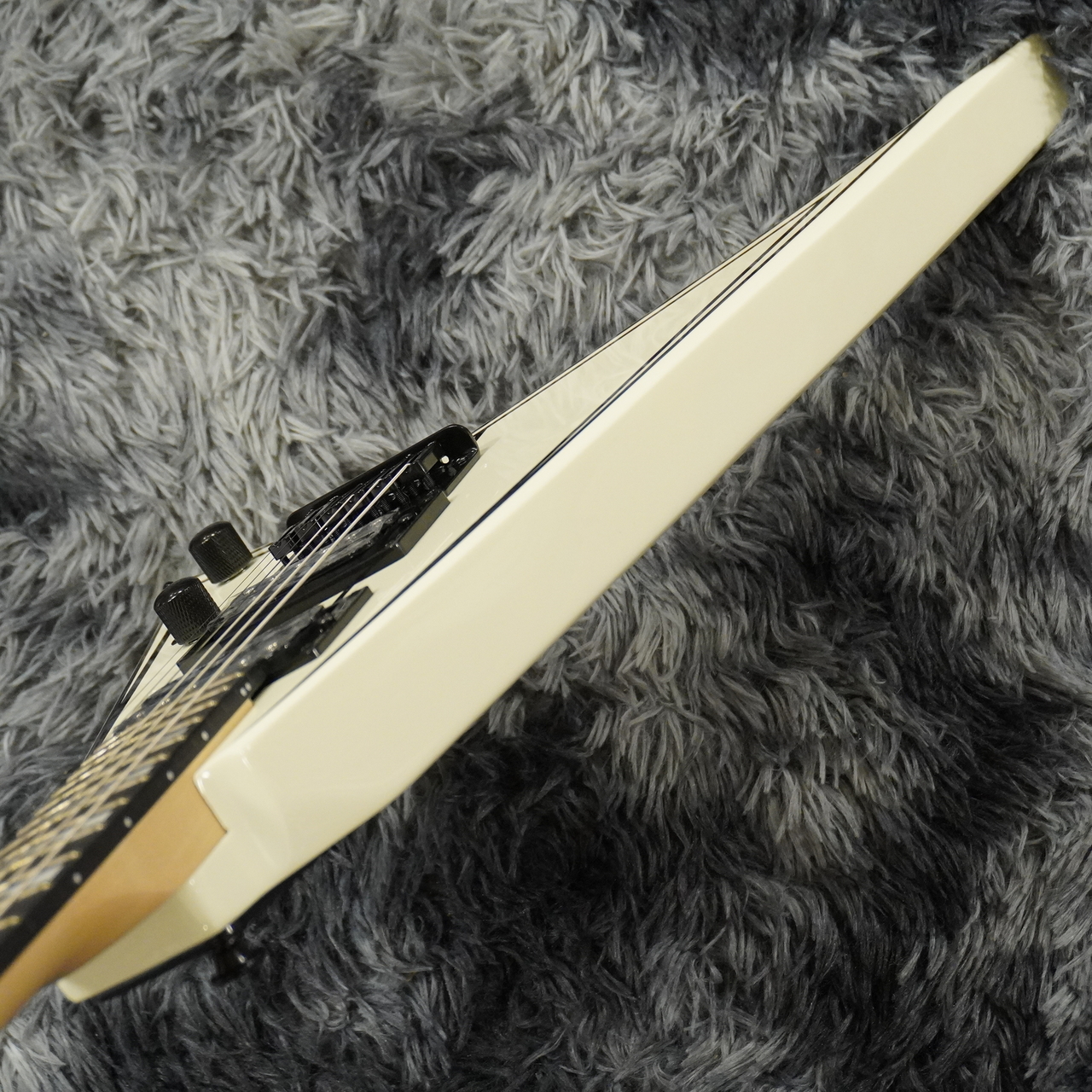 Jackson JS Series RR Minion JS1XM / Snow White with Black