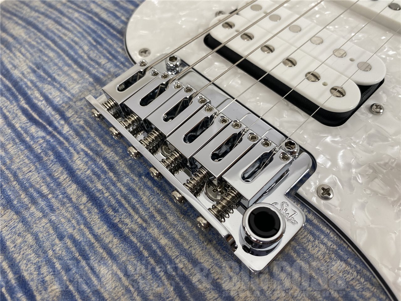 Suhr Standard Plus (Faded Trans Whale Blue Burst / Roasted Maple