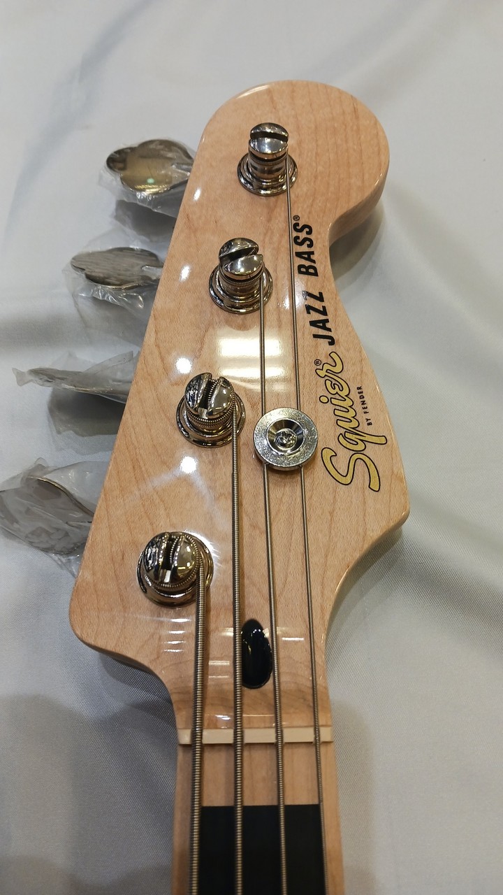 Squier Jazz Bass OWT エレキギター ホワイト Squier Jazz Bass