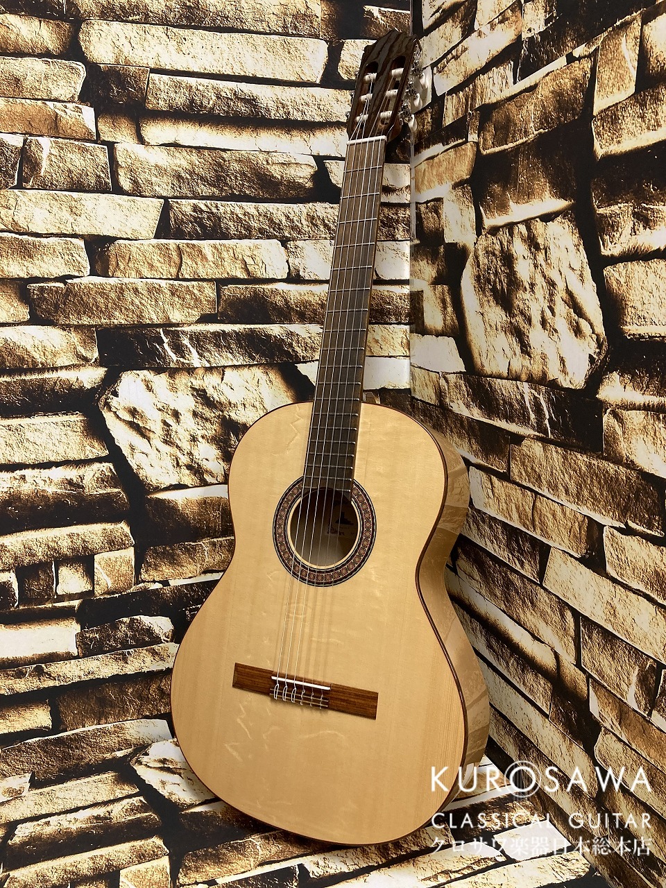 新品同様 スペイン産シープレス 20万円の総単板フラメンコギター パコカスティージョ 新品ハードケース付 Paco Castillo クラシックギター Paco Castillo | クロサワ楽器店
