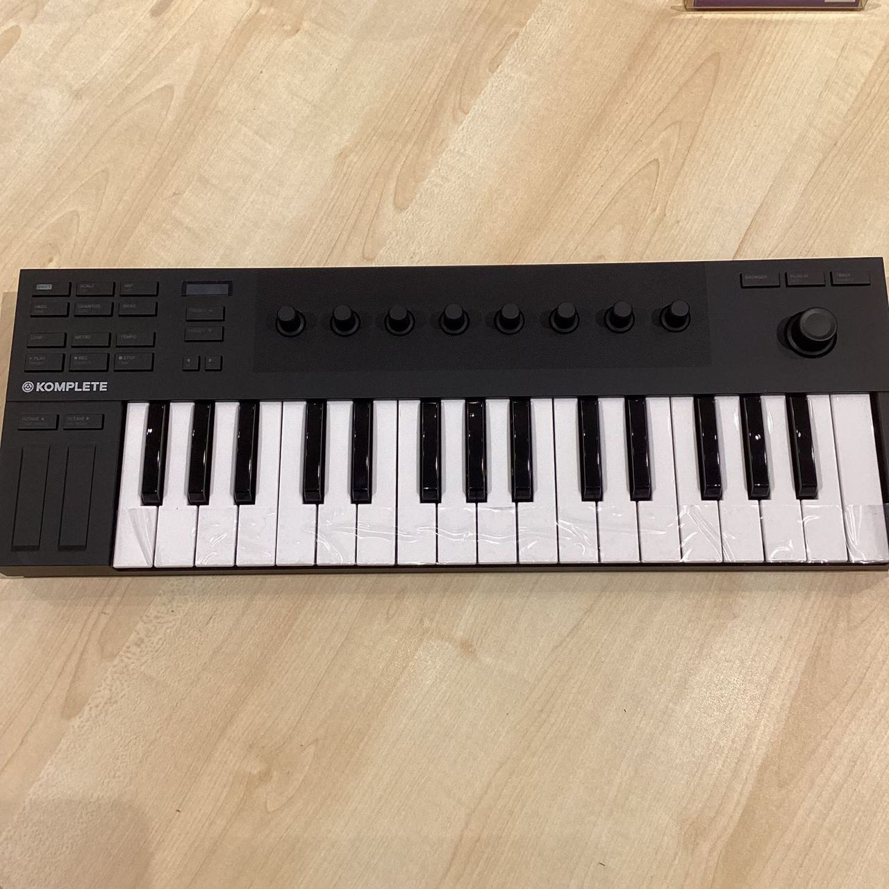 NATIVE INSTRUMENT 32鍵　midi盤　キーボード NATIVE INSTRUMENT 32鍵 midi盤 キーボード