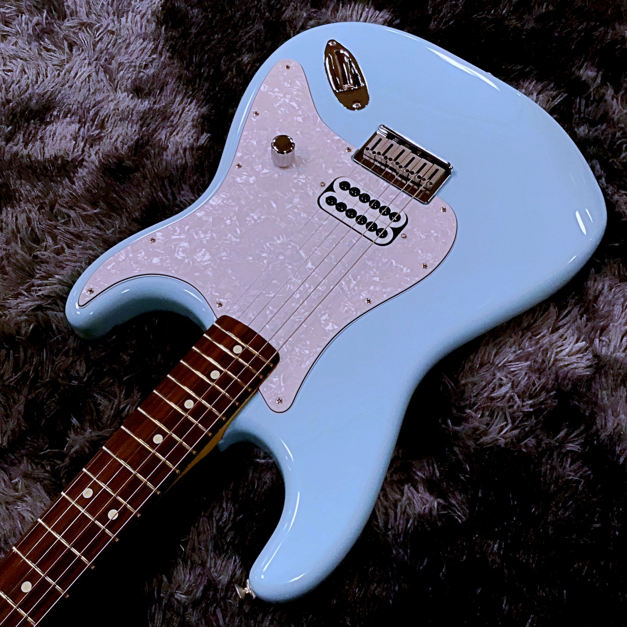 Fender Limited Edition Tom DeLonge Stratocaster Daphne Blue