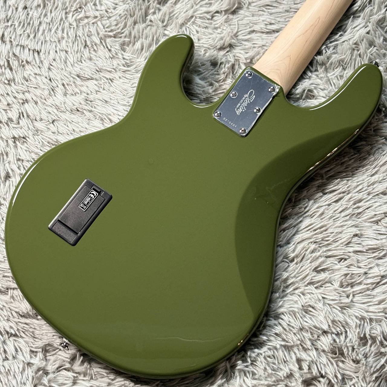 Sterling by MUSIC MAN 【実物写真】RAY4 Olive Gloss エレキベース