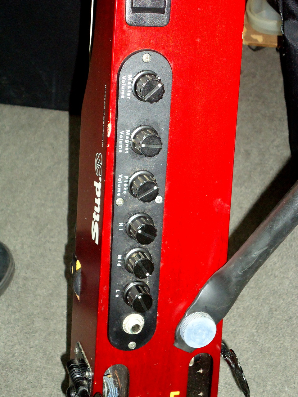 美品】棺桶型 エレキギター用ハードケース COFFIN GT 鍵付き - 楽器、器材