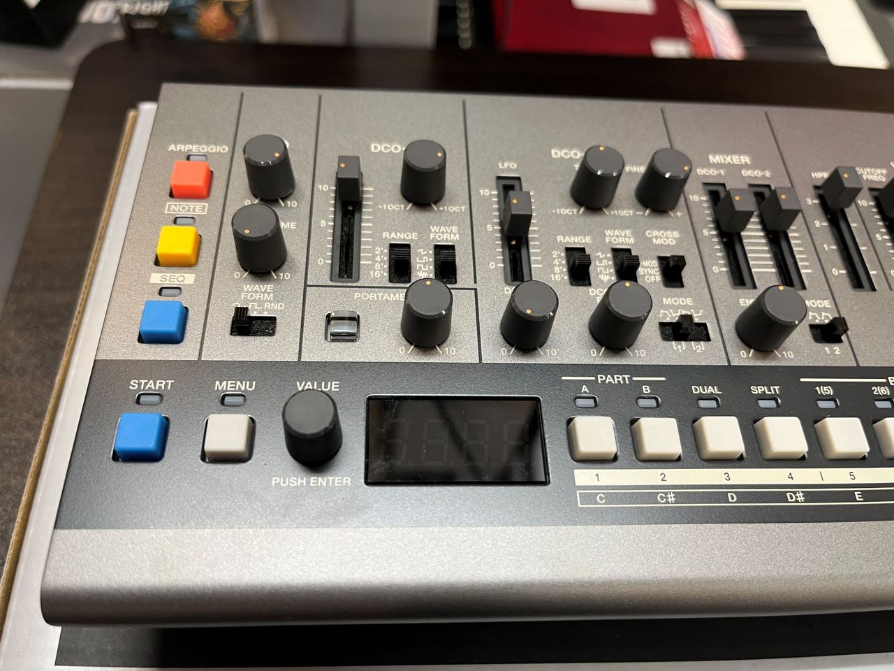 Roland BOUTIQUE JX-08【中古】（中古）【楽器検索デジマート】
