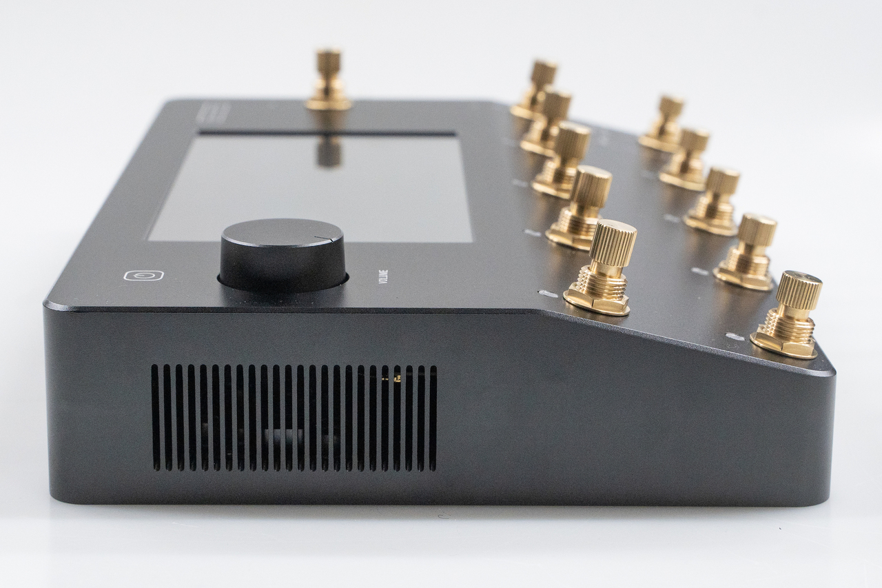 24時間限定値下げ】Quad Cortex Black & Gold