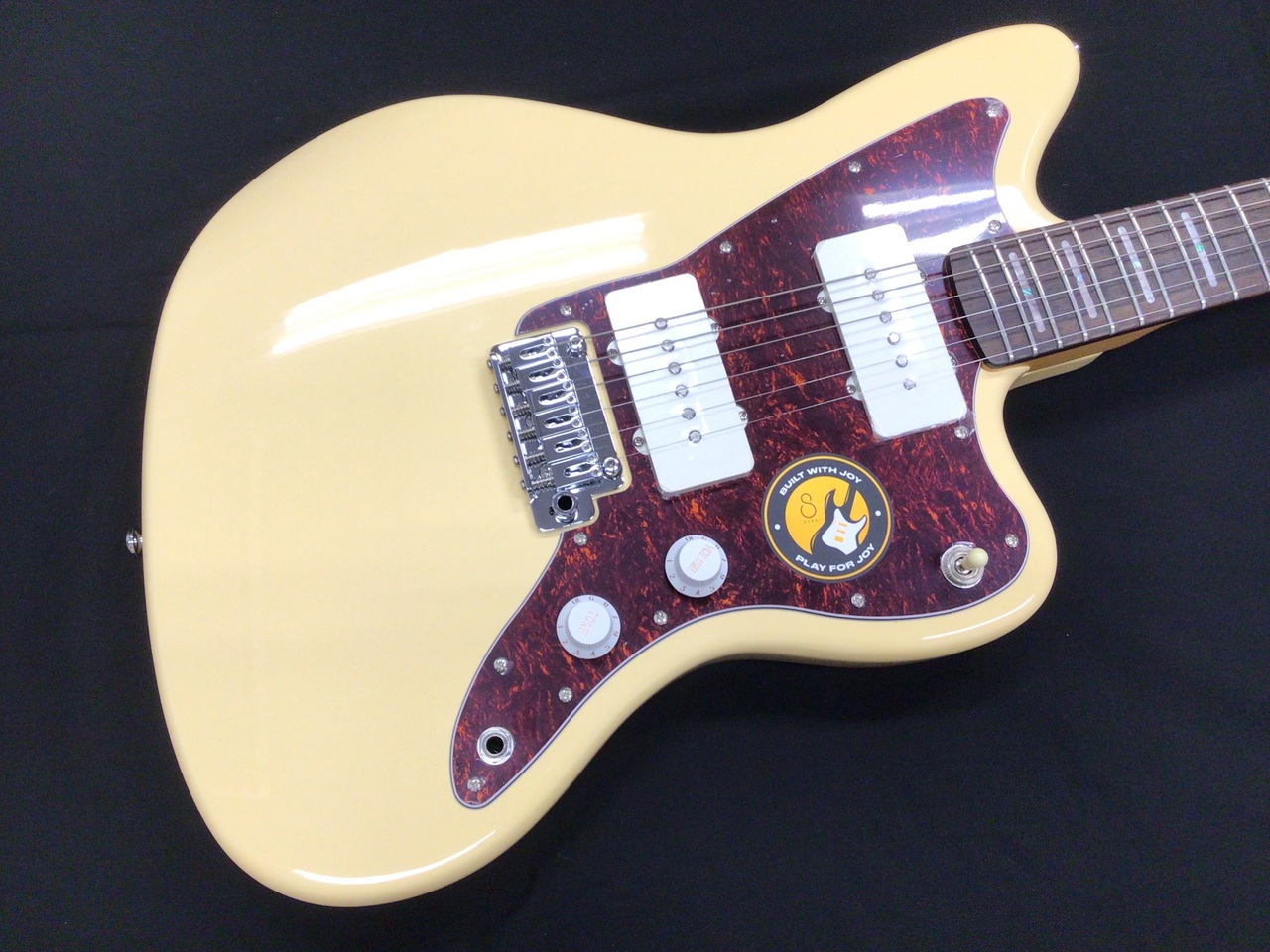 Sire Larry Carlton J3 Vintage White 【ラリー・カールトン監修