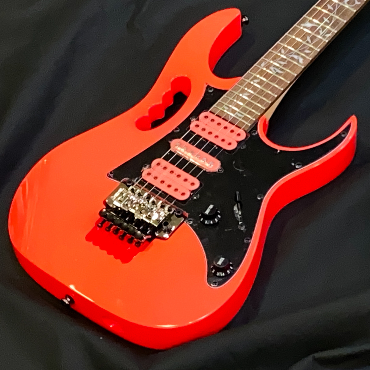 【都内手渡しのみ】Ibanez JEMJRSP（SPPK） Ibanez JEMJRSP-PK [Steve Vai signature model] [SPOT MODEL