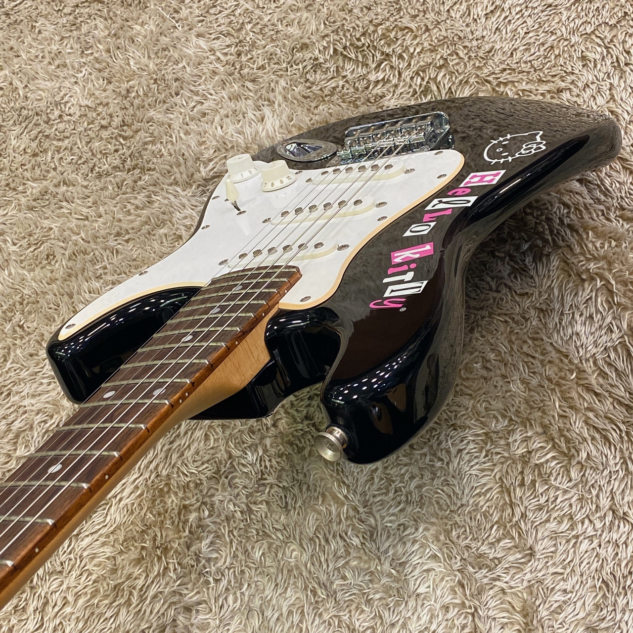 Squier by Fender Hello Kitty Stratocaster 【中古品】（中古/送料