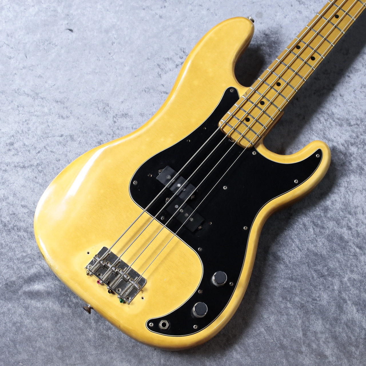 Fender 1976 Precision Bass - Olympic White -【3.93kg】（ビンテージ 