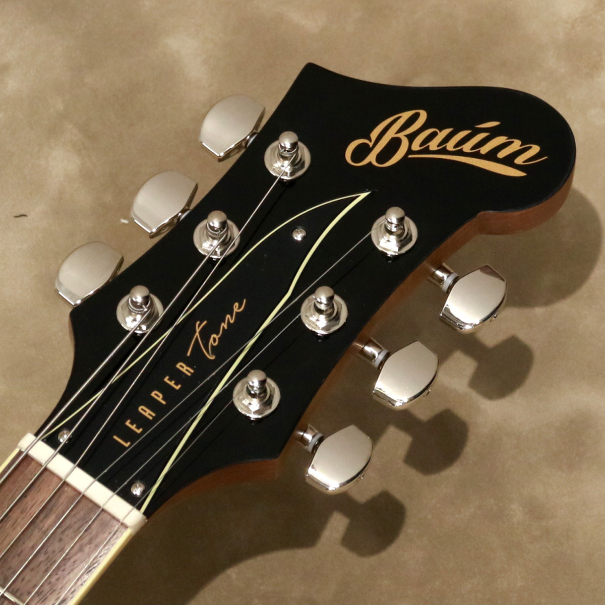 Baum Guitars Leaper Tone with Tremolo, Pure Black（B級特価/送料