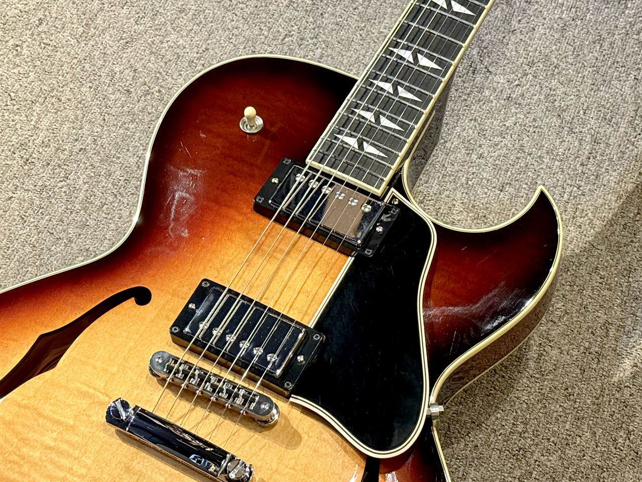ギブソン es137 custom Gibson ES-137 Custom|ドルフィンギターズ