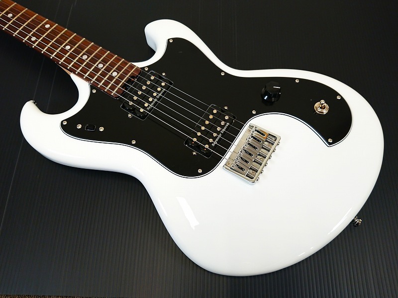 Edwards ストラトタイプ Seymour Duncan搭載 EDWARDS 【Seymour Duncan搭載!!】ULTRATONE-SE -White-（新品）【楽器