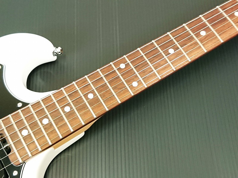 Edwards ストラトタイプ Seymour Duncan搭載 EDWARDS 【Seymour Duncan搭載!!】ULTRATONE-SE -White-（新品）【楽器