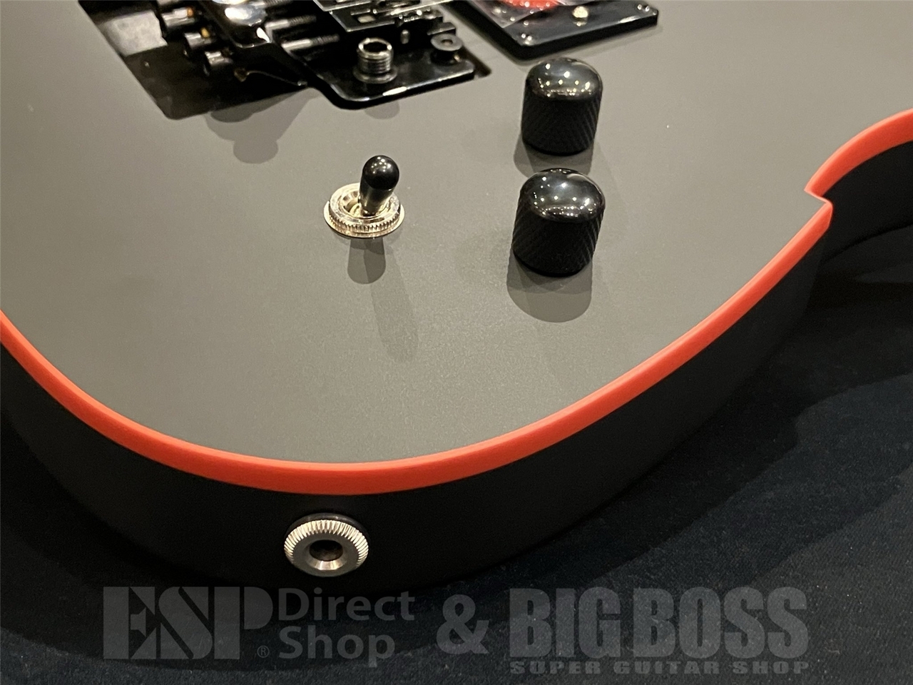 PEAVEY Adrian Vandenberg Signature Guitar / Matte Black（新品/送料