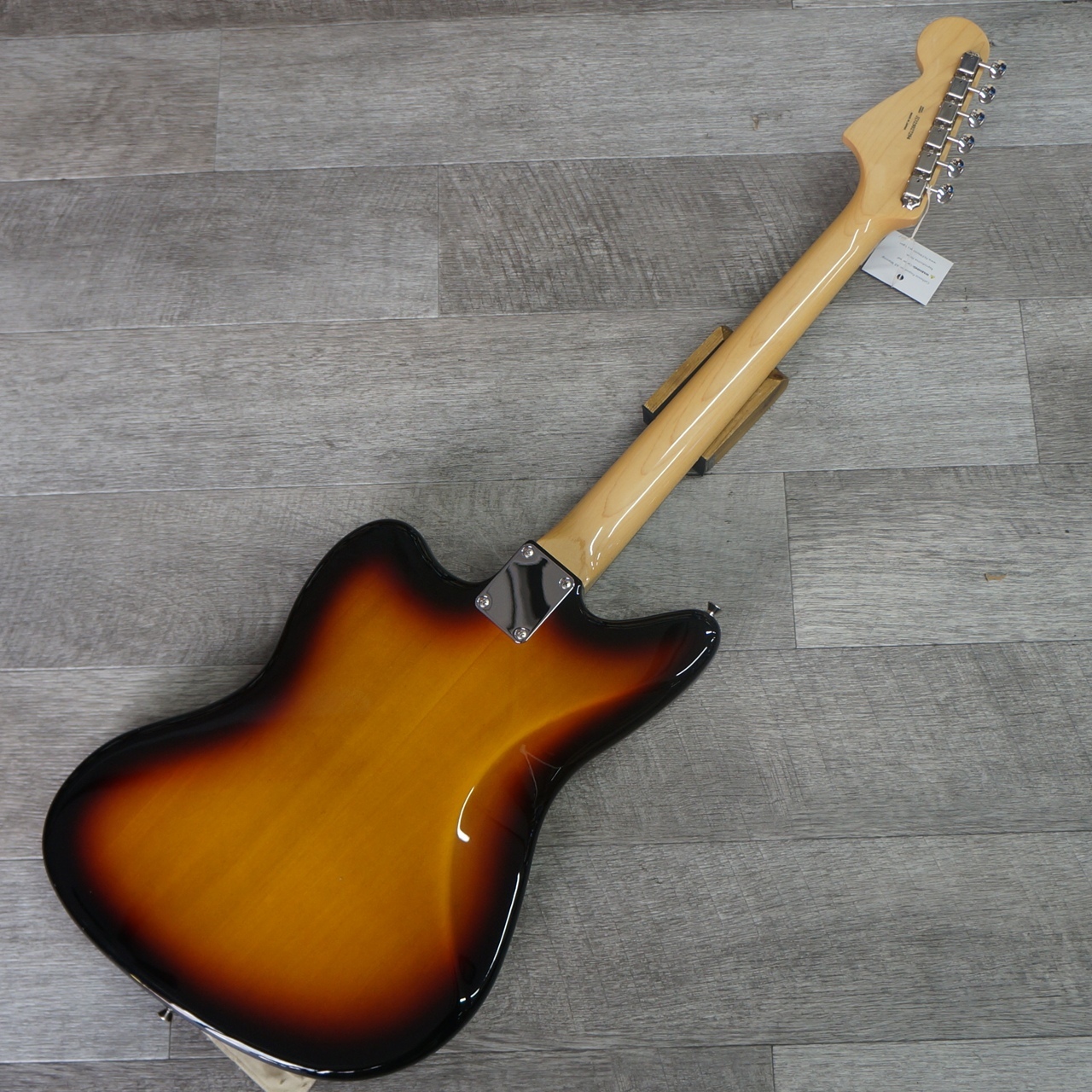 Fender Made in Japan Traditional 60s Jaguar (3-Color Sunburst