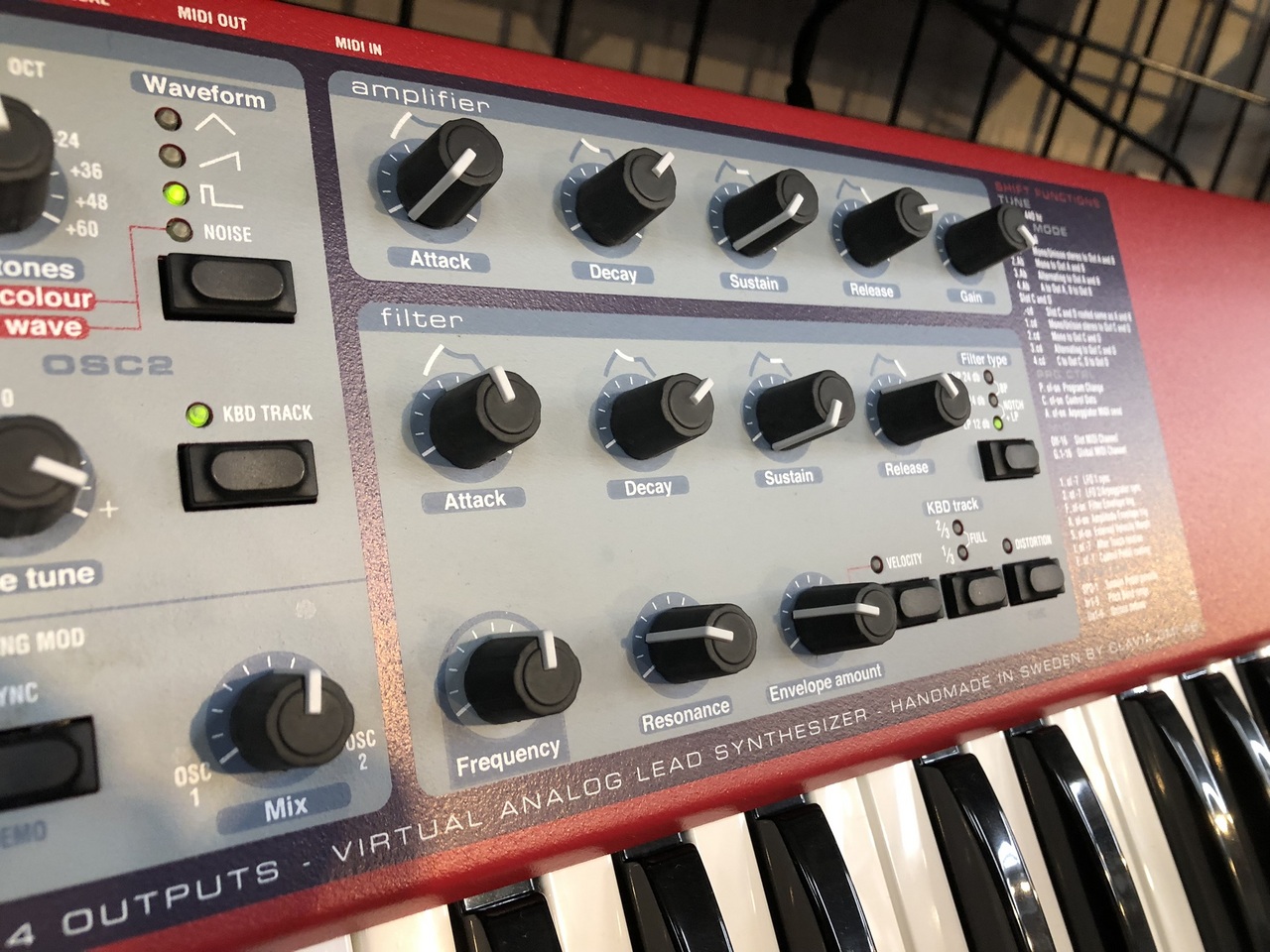 CLAVIA NORD LEAD2X【中古】【専用ケース付】（中古）【楽器検索