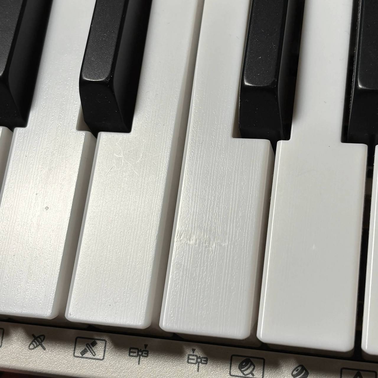 Casio LK-536【中古】 61鍵盤 光ナビゲーションキーボード ホワイト