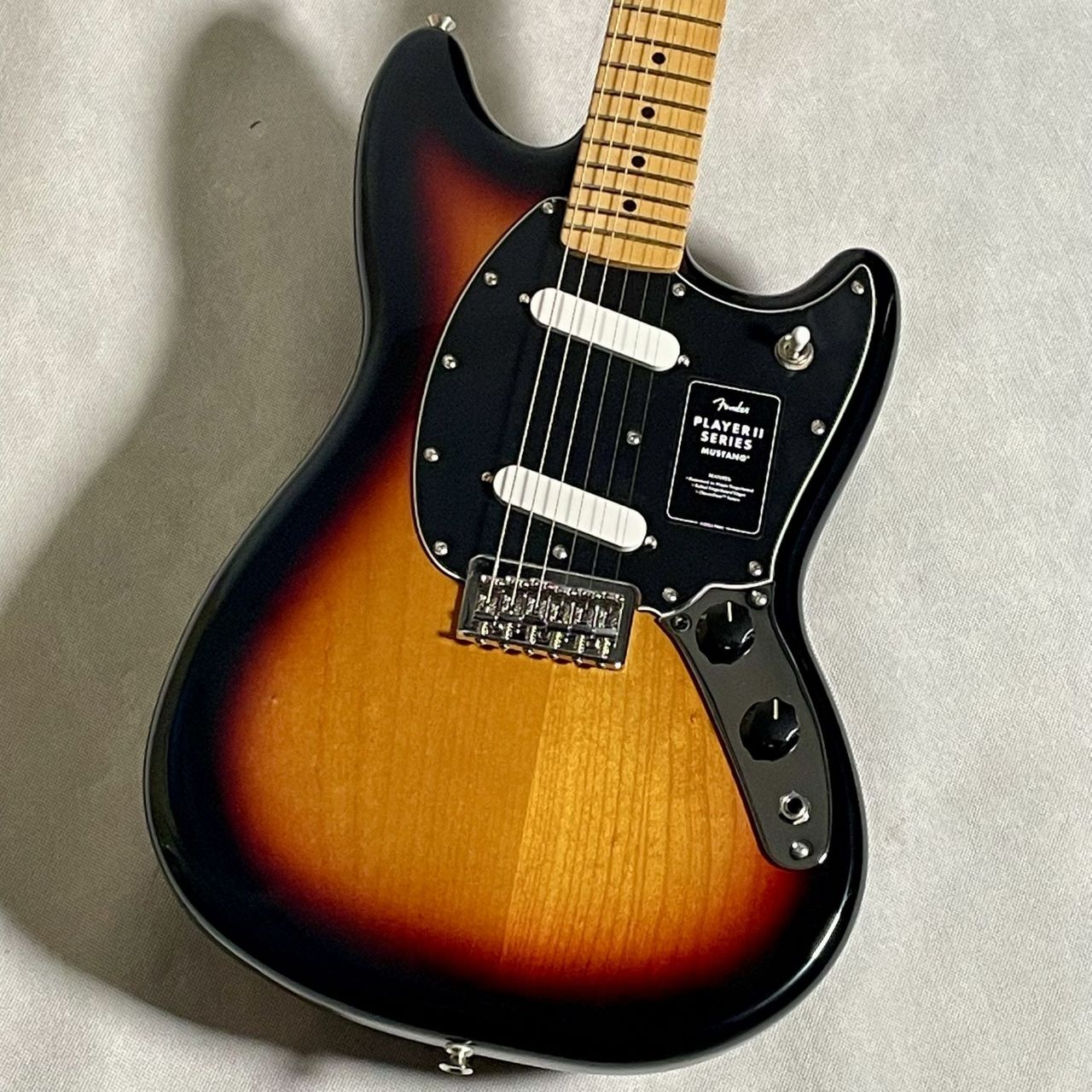 Fender Player II Mustang 3-Color Sunburst【現物画像】3.14kg（新品