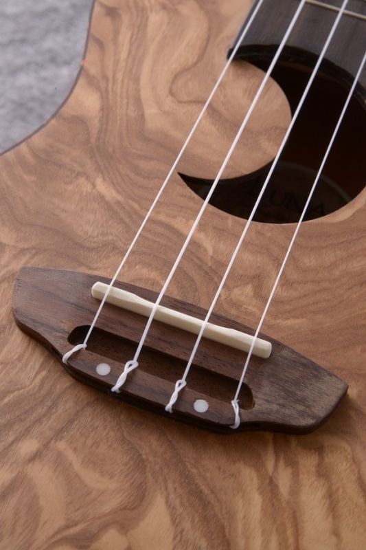 Luna Guitars Uke Exotic Concert olive ash burl crescent [UKE EX OA ]（新品/送料無料）【楽器検索デジマート】