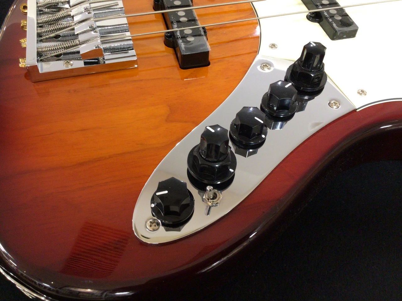 カタカケフウチョウ】Sire V8 4st Sire Marcus Miller V8 4-String