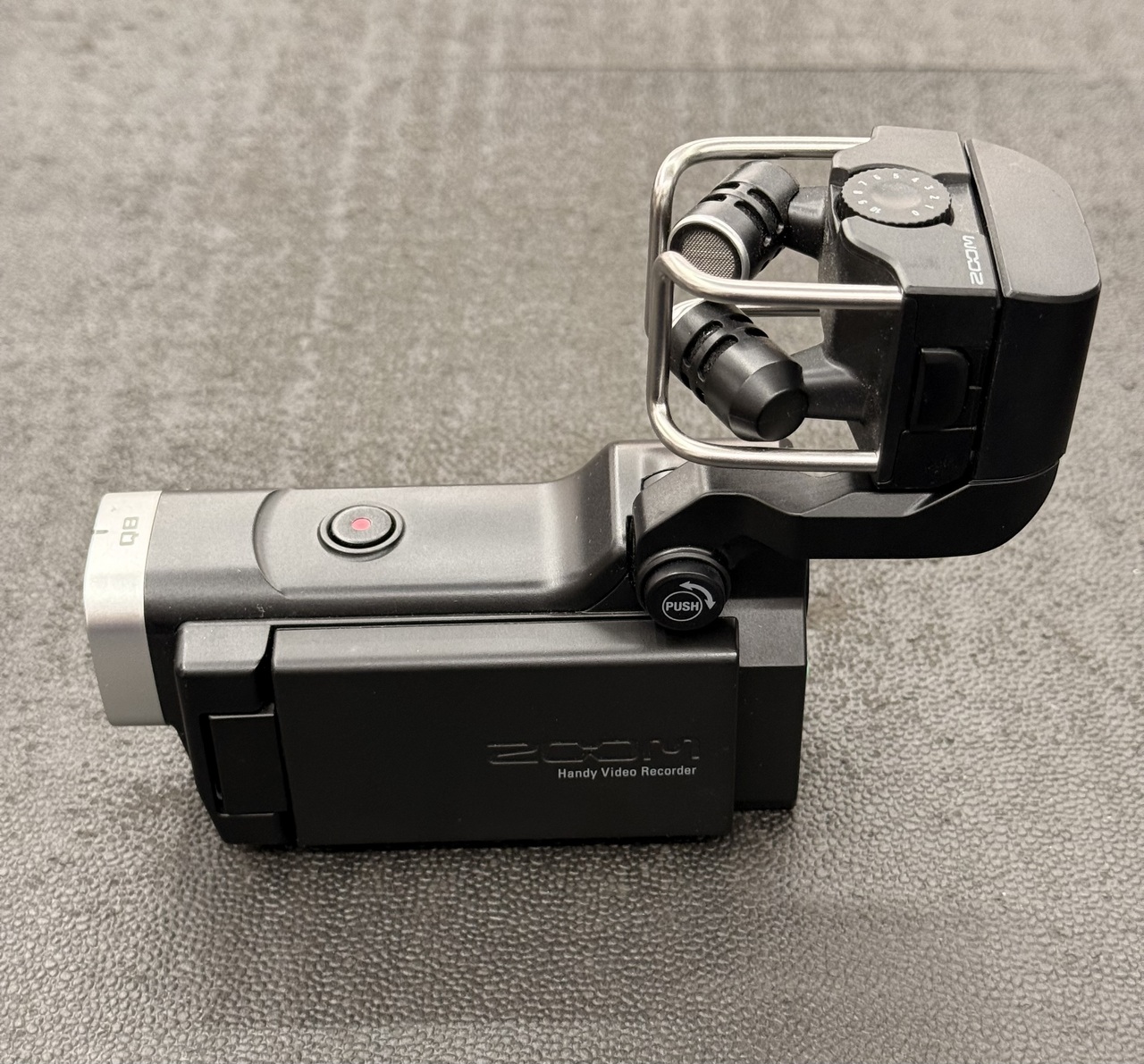 【中古美品】ZOOM Q8 Amazon.co.jp: ZOOM ズーム ハンディビデオカメラレコーダー HD