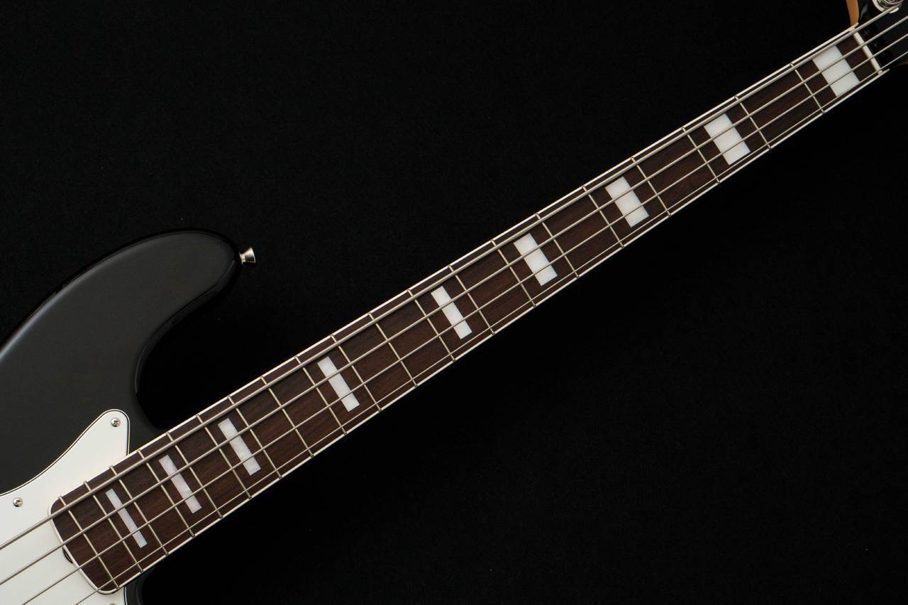 Fender Made in Japan Traditional II Late 60s Jazz Bass