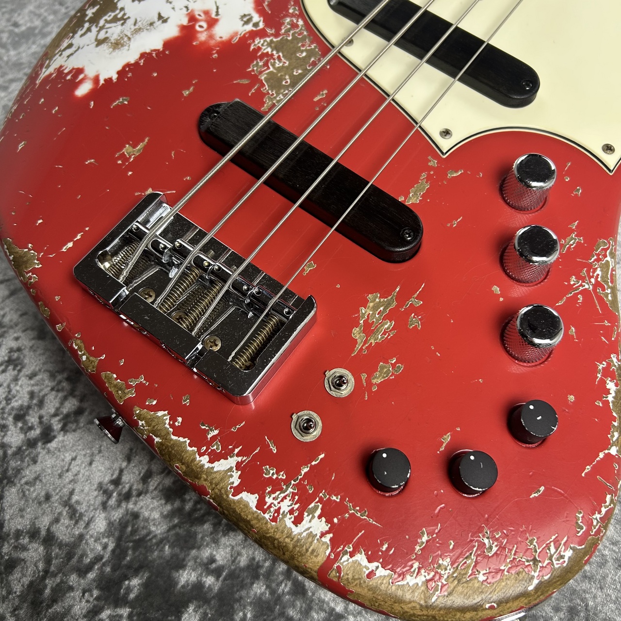 赤 エレキベース 4弦 2基ピックアップ Xotic XJ-1T Alder/M/MH Bstyle Bridge - Fiesta Red - 【3.96kg