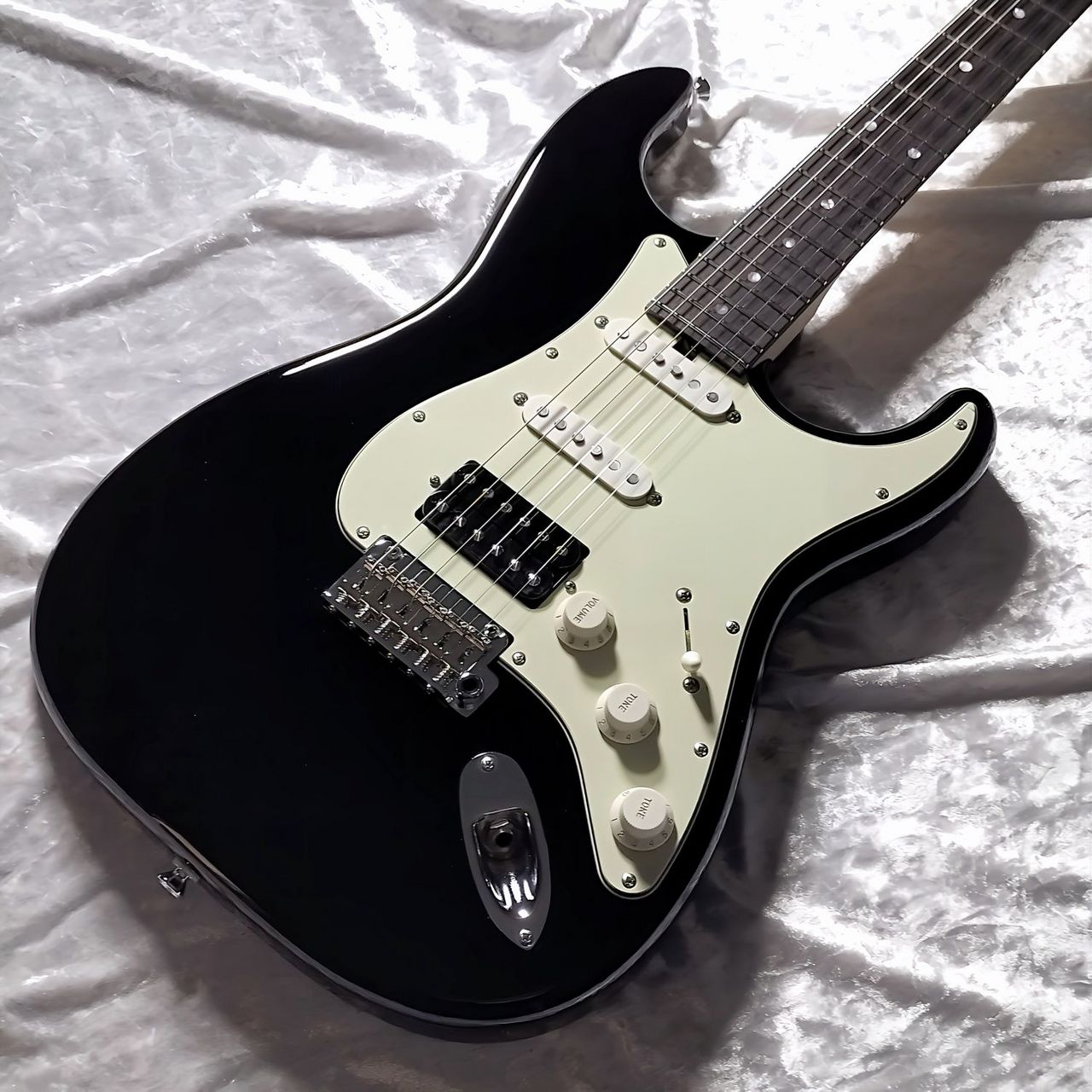 moonshine ストラトキャスター オールラッカー塗装 ブラック SAITO GUITARS S-622CSH MRA SH MNT Black/Mint Green Heritage