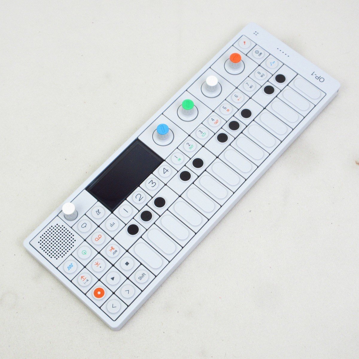 Teenage Engineering OP-1 ポータブルシンセサイザー【横浜店