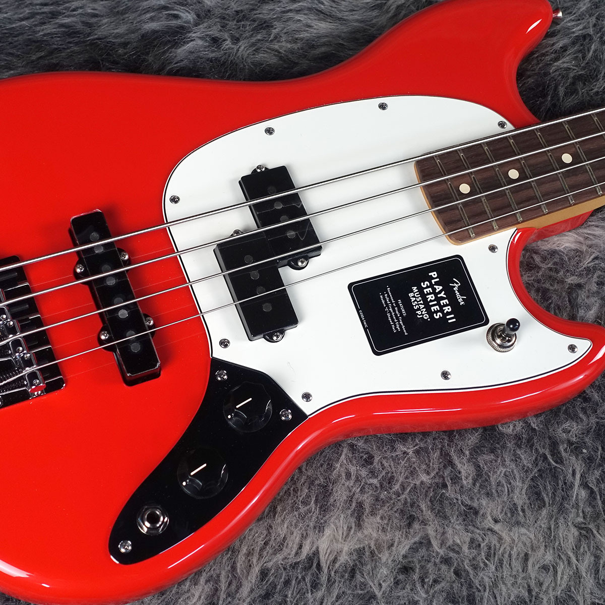 Fender Player II Mustang Bass PJ Coral Red（新品/送料無料）【楽器