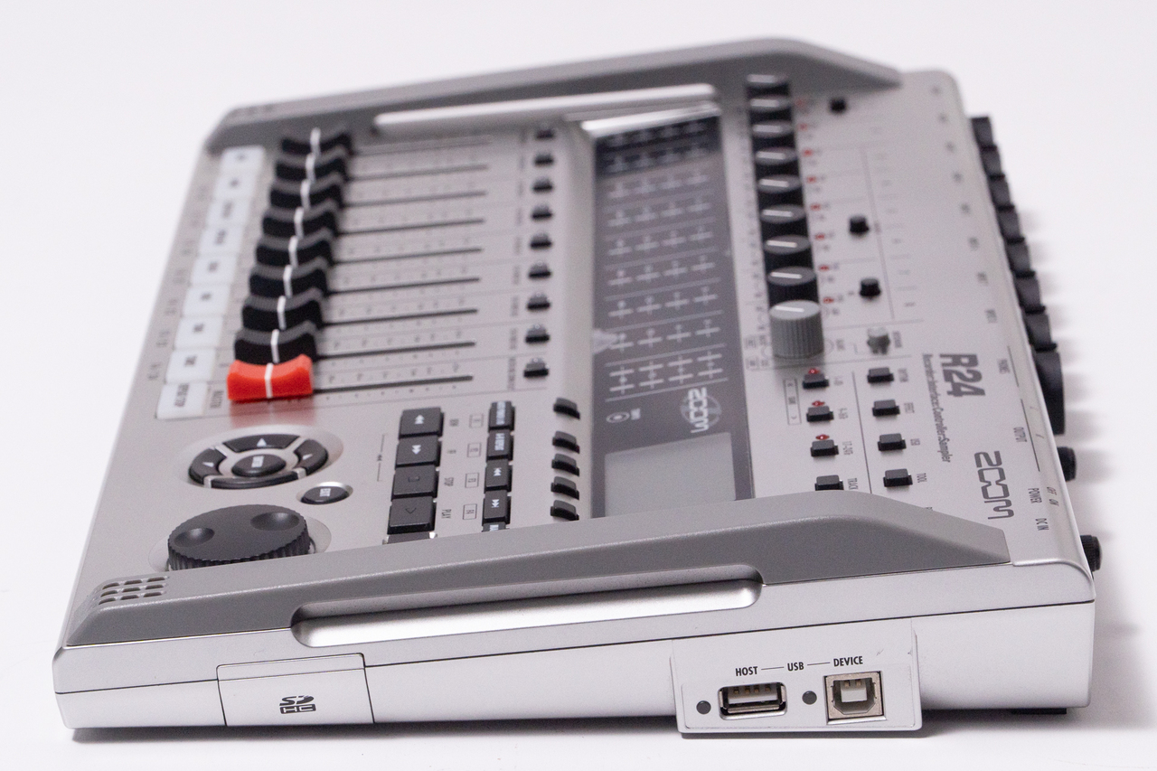 最終価格【中古】 ZOOM R24 マルチトラックレコーダー MTR 箱取説付き ZOOM R24(ズーム 24トラック マルチトラックレコーダー)（中古）【楽器