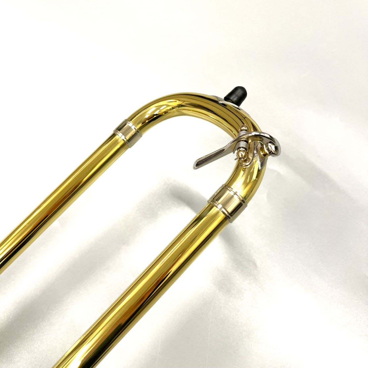 Bach 42BO GL イエローブラスベル ラッカー仕上げ オープンラップ