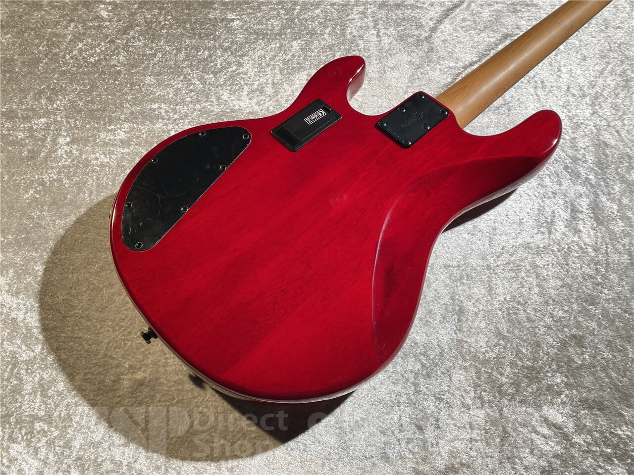 Sterling by MUSIC MAN STINGRAY RAY34 HH Spalted Maple Top (Blood