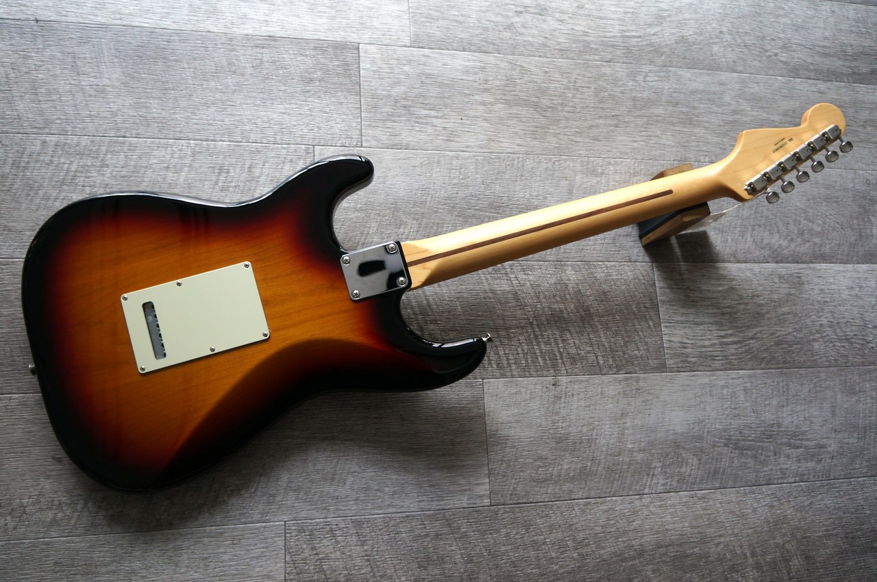 Fender Made in Japan Hybrid II Stratocaster - 3-Color Sunburst
