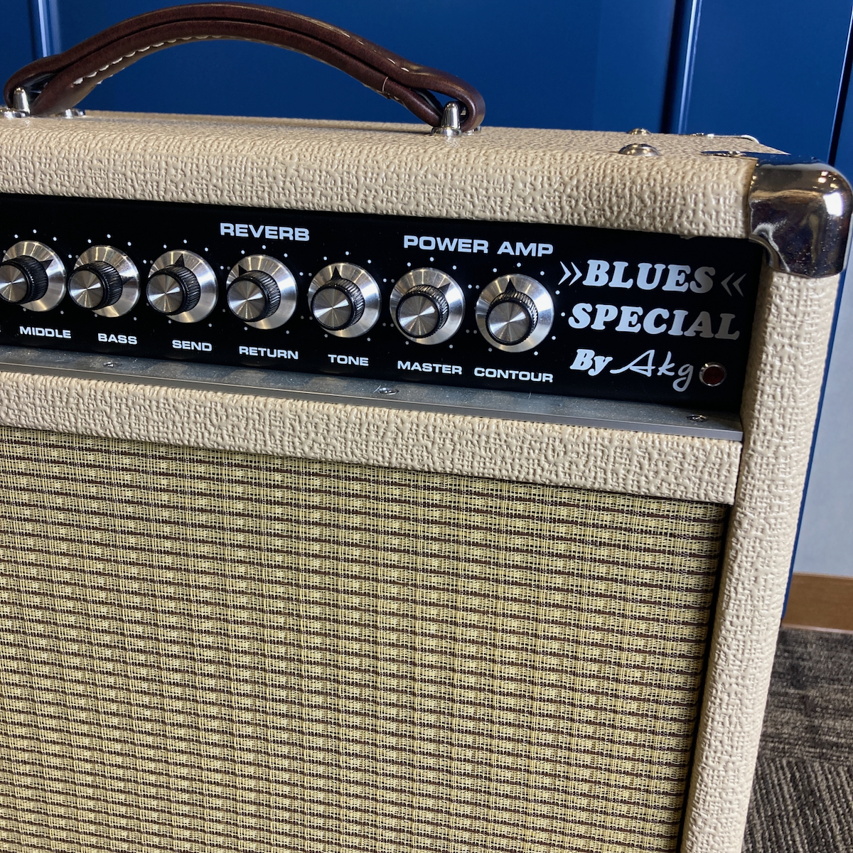 AKG Sound Design Blues Special / Cream Tolex / 22W 12 Att Combo