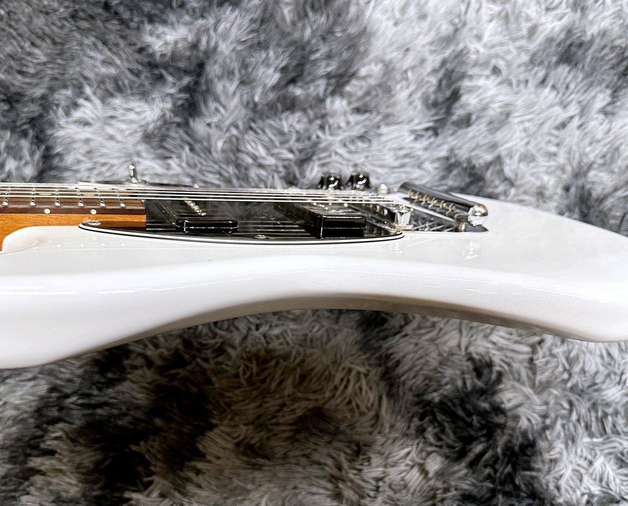 infinite Trad MG TV White w/Light Aged 【展示入替特価