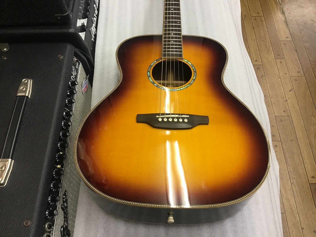 美品　ARIA マイスターAMS-01 BS アコースティックギター 美品 ARIA マイスターAMS-01 BS アコースティックギター アリア・マイ