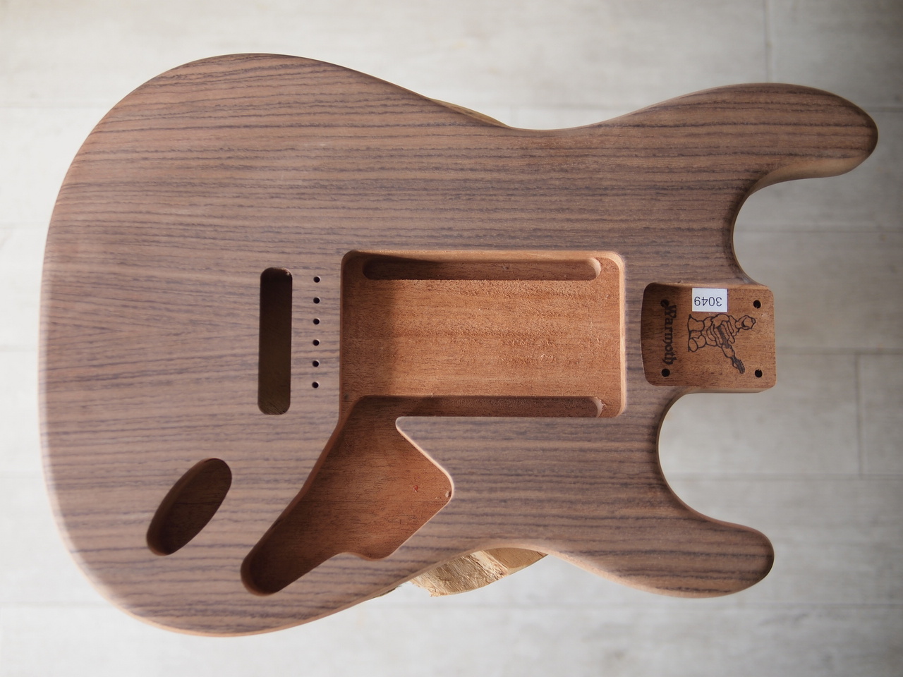 ギター Warmoth(body) stratocaster WARMOTH Unfinished Stratocaster Body - Extra Light Mahogany