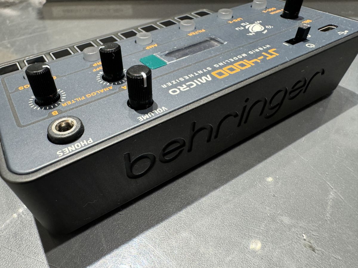 BEHRINGER JT 4000-MICRO ハイブリットシンセサイザー（新品
