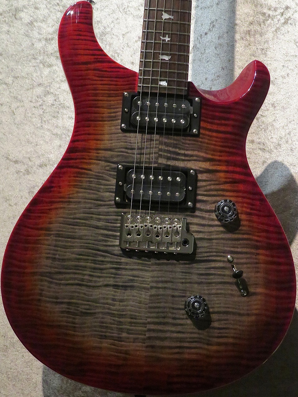 【新品】PRS SE custom24 良杢　2024年製 PRS SE Custom24 Semi-Hollow Piezo Charcoal Burst エレキ