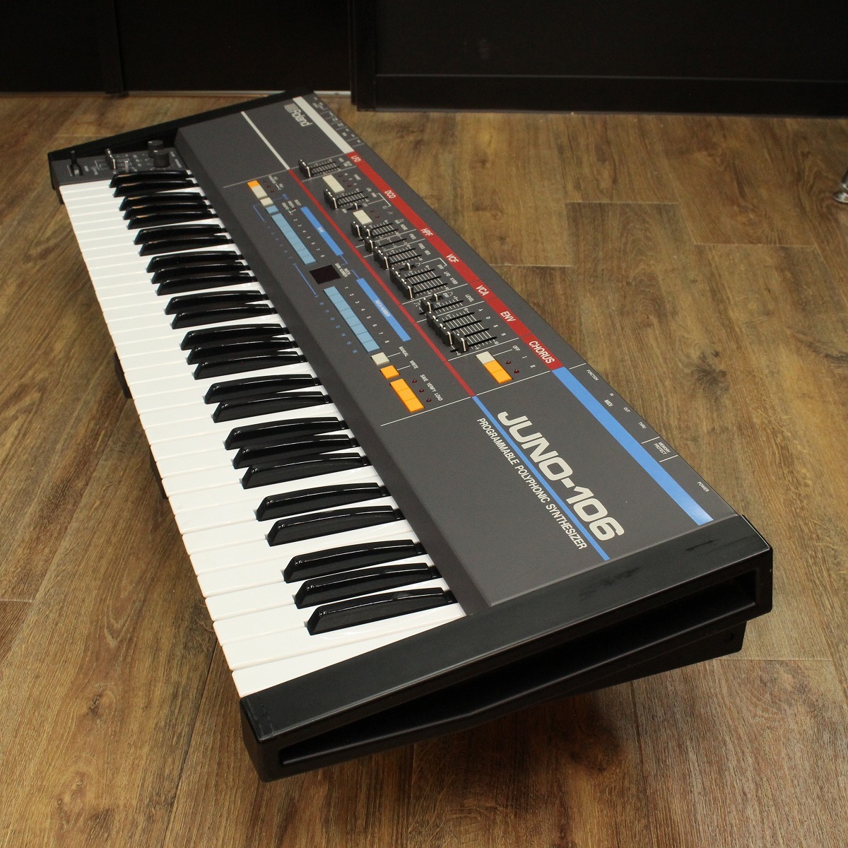 Roland JUNO-106-初期型-