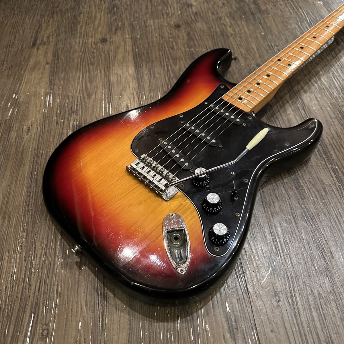 Tokai Silver Star SS-40 1982年製 Electric Guitar(中古/送料 Tokai Silver Star SS-40 1982年製 Electric Guitar(中古/送料